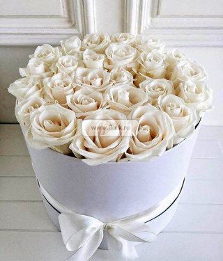 Розы в коробке "Белая ваза"